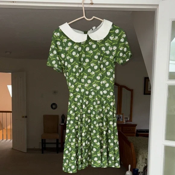Unique Vintage Green and White Dress - Picture 1 of 3